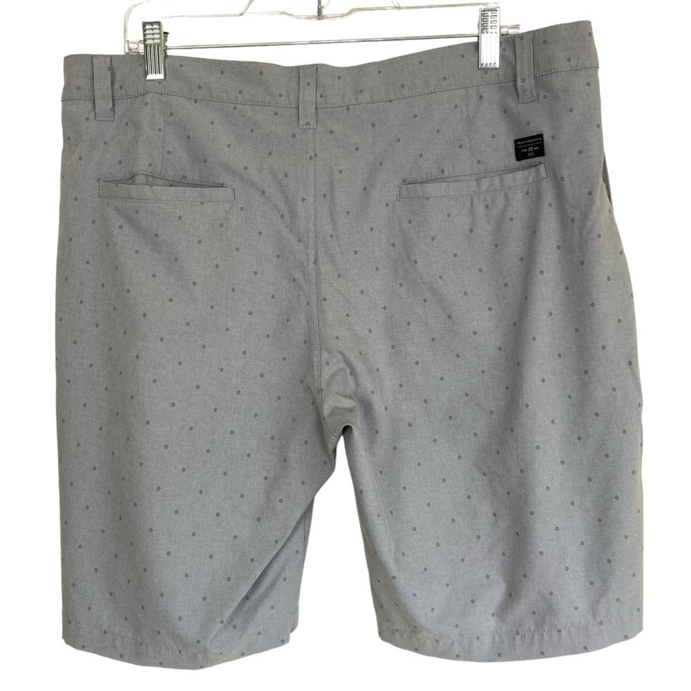 Travis Mathew ‘Barnacle’ Hybrid Shorts in Grey Heather Sleet Golf 9” Sz L - Picture 7 of 16